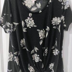 Candie's Black Floral Twist-Front Short Sleeve Top